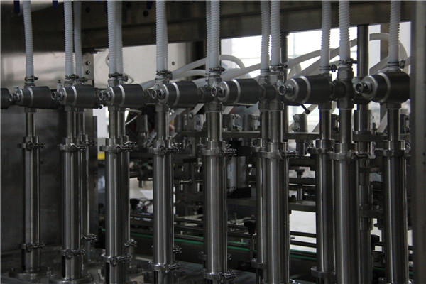 Høj kapacitet paprika sauce lineær flydende påfyldningsmaskine